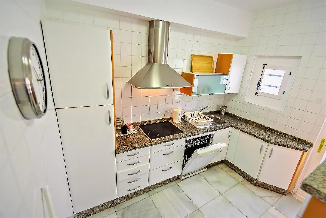 Plaza Polvorista 4-Bedroom Apartment W Balcony El Puerto de Santa Maria