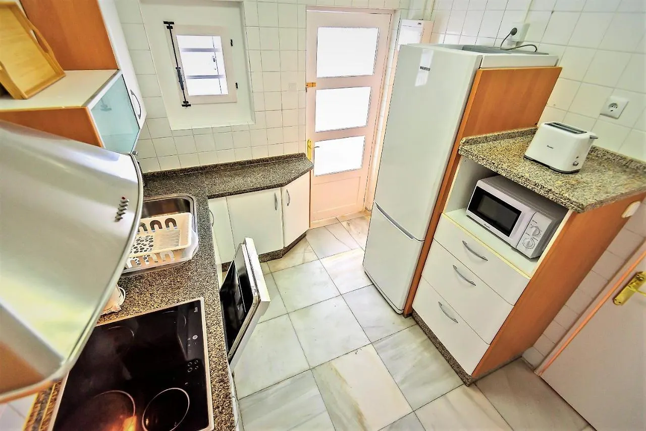 Plaza Polvorista 4-Bedroom Apartment W Balcony El Puerto de Santa Maria 0*,  Spain